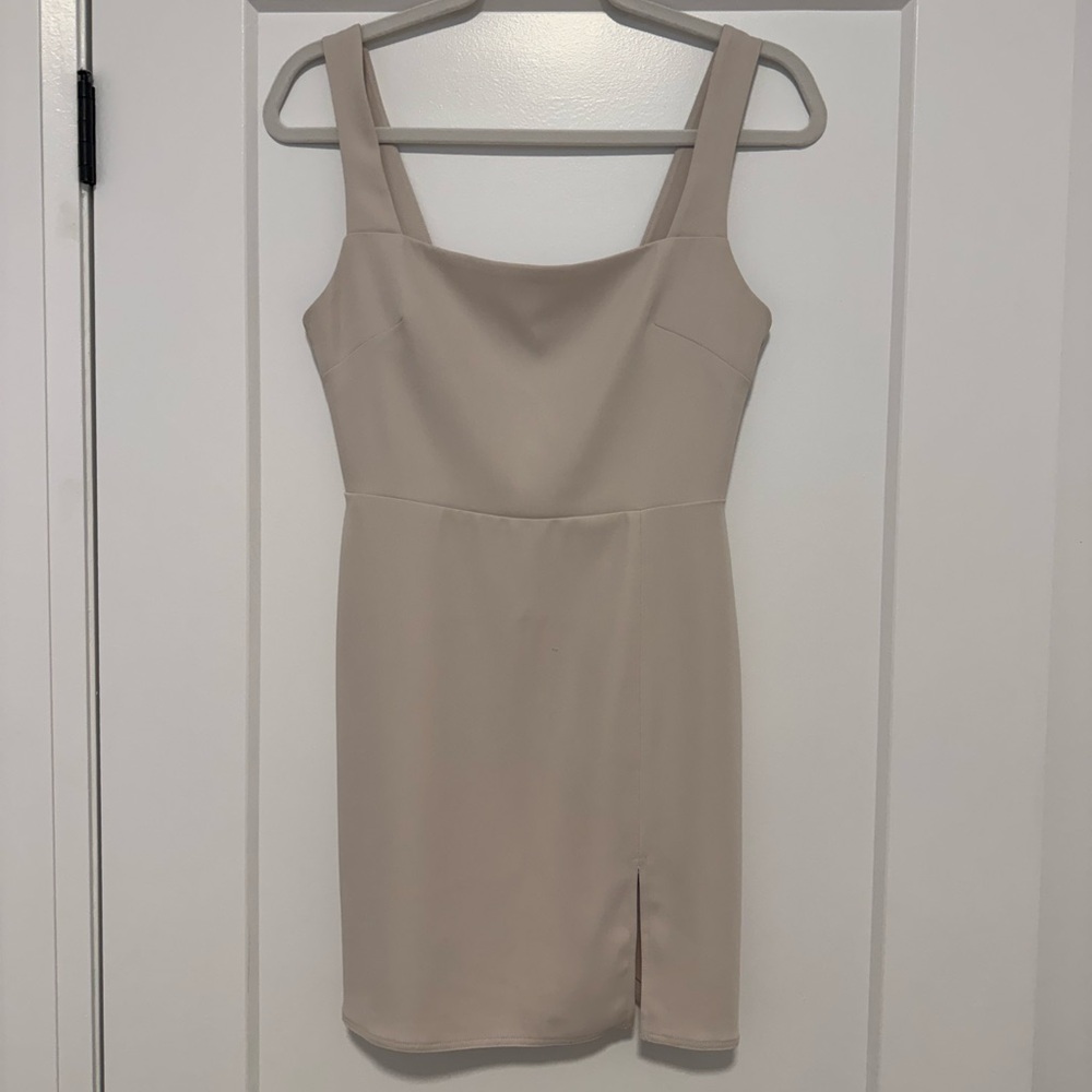 Aritzia Matte Pearl Mini Dress 💫